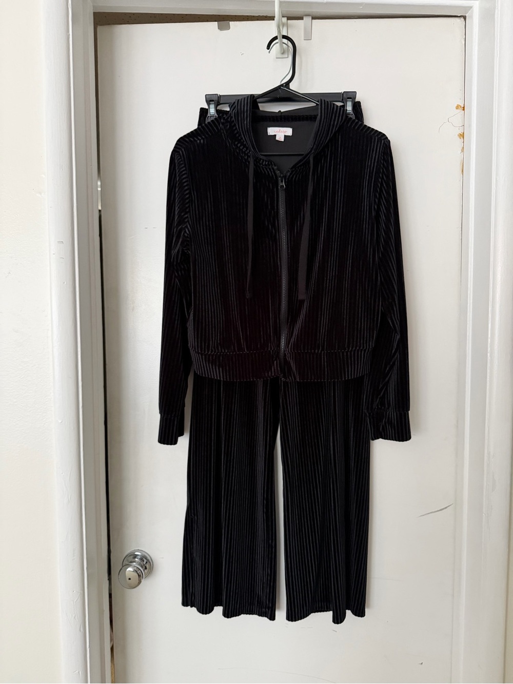 Colsie Black Ribbed Velvet Zip Hoodie & Wide-Leg Joggers Set